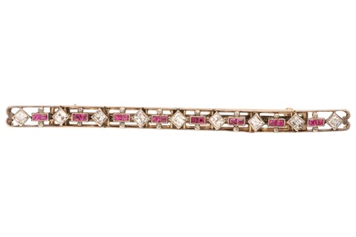 Lot 194 - An Art Deco gem-set bar brooch clip, of...