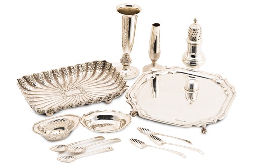 Lot 504 - A collection of silver items including an...