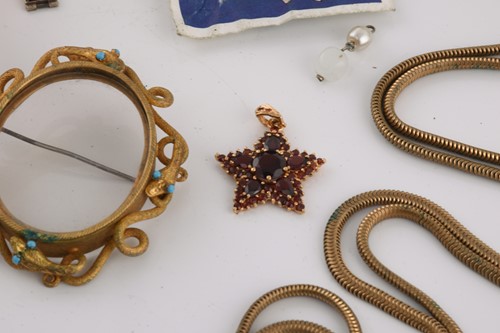 Lot 15 - A collection of jewellery, including a large...