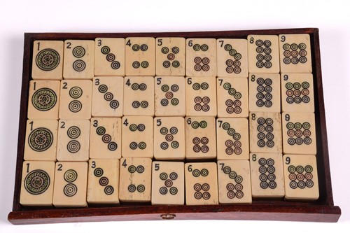Lot 112 - A Chinese Mahjong set, late Qing/early 20th...