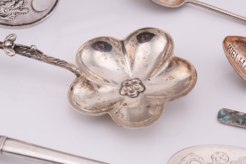 Lot 120 - A collection of Chinese silver and white metal...