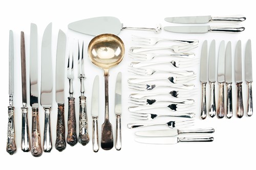 Lot 425 - A mixed collection of modern silver flatware,...