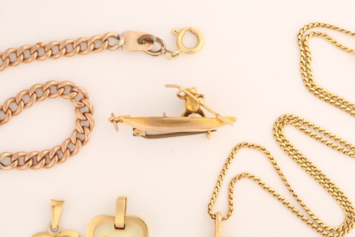 Lot 72 - A small collection of jewellery items; a 9ct...