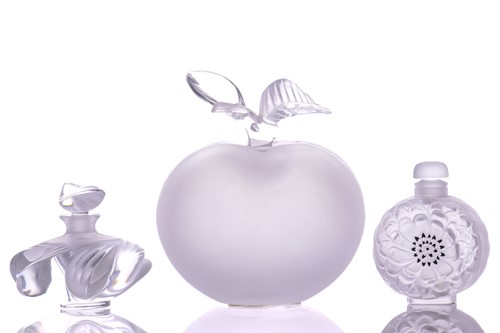 Lot 218 - A Lalique "Grand Pomme" ‘Apple’ perfume bottle,...