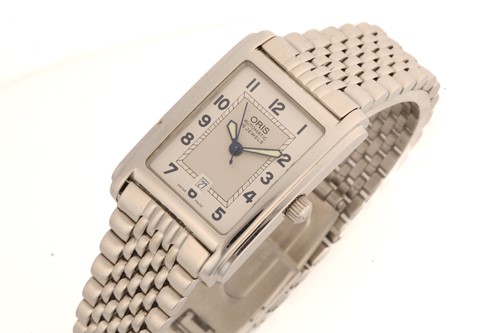 Lot 369 - An Oris automatic lady's watch, featuring a...