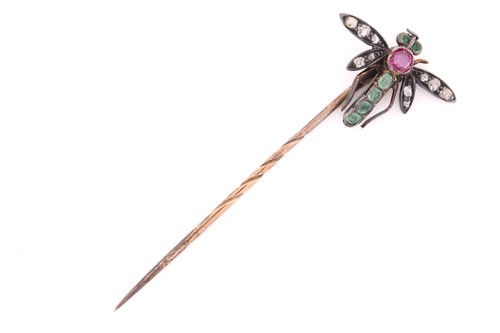 Lot 262 - A gem-set dragonfly stick pin, the dragonfly...