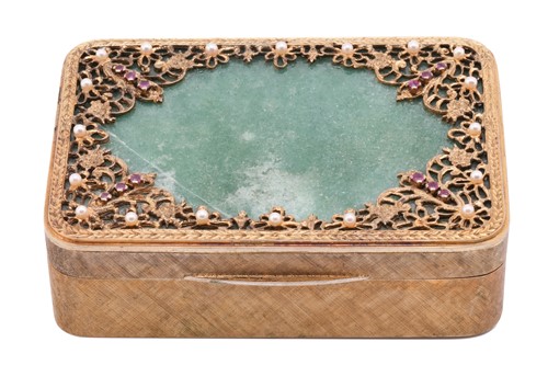 Lot 438 - A continental silver gilt box with aventurine...