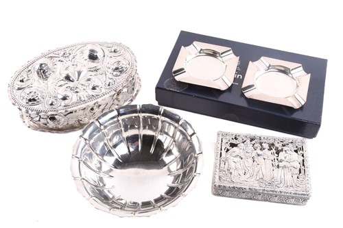 Lot 421 - A 19th century continental silver oval box and...