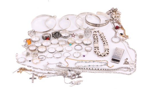 Lot 215 - Assorted white metal jewellery, include...