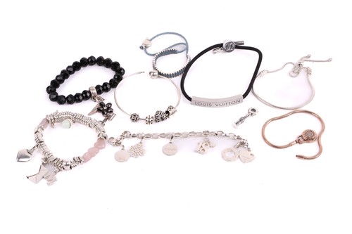Lot 85 - Assorted white metal fashion bracelets, to...