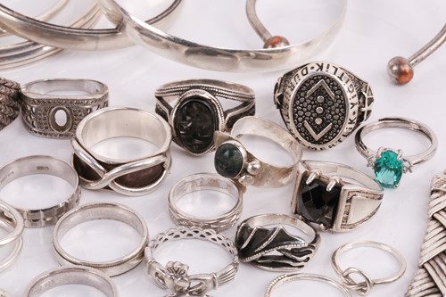 Lot 196 - Assorted white metal jewellery and gilt...
