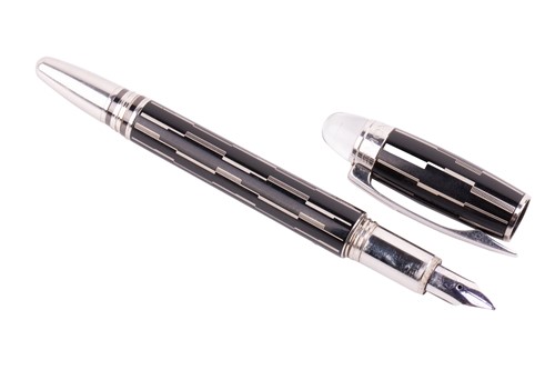 Lot 301 - Montblanc StarWalker fountain pen, the black...