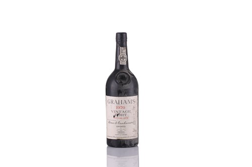 Lot 32 - Seven bottles of port comprising: two bottles...