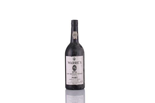 Lot 32 - Seven bottles of port comprising: two bottles...