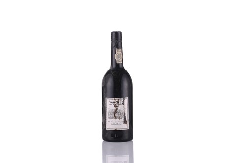 Lot 32 - Seven bottles of port comprising: two bottles...