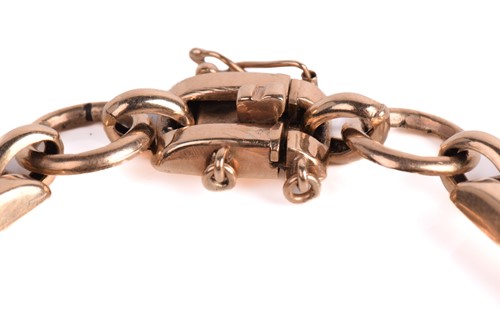 Lot 46 - A 9ct yellow gold chain link bracelet, with...