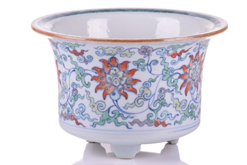 Lot 161 - A Chinese porcelain wucai jardiniere, with...