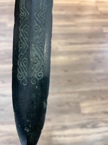 Lot 163 - A Chinese bronze sword, Han Dynasty (206 BC-...
