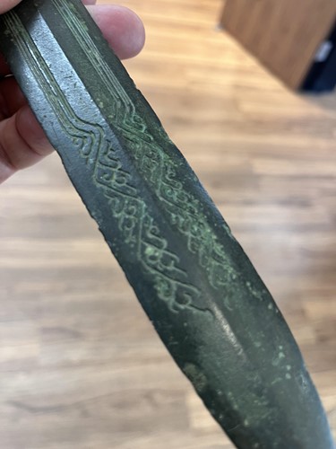 Lot 163 - A Chinese bronze sword, Han Dynasty (206 BC-...