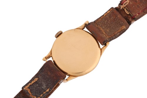 Lot 351 - A Record Watch Co. Geneve 18ct yellow gold...