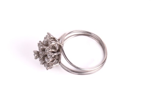 Lot 38 - A diamond cluster ring, comprising...