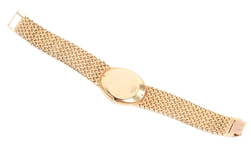 Lot 384 - A Piaget ladies 18ct yellow gold mechanical...