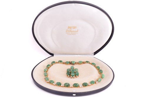 Lot 95 - An emerald and diamond necklace with a...