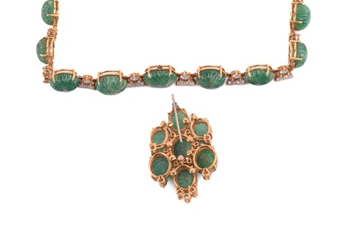 Lot 95 - An emerald and diamond necklace with a...