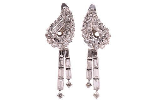 Lot 165 - A pair of Art Deco day and night diamond...