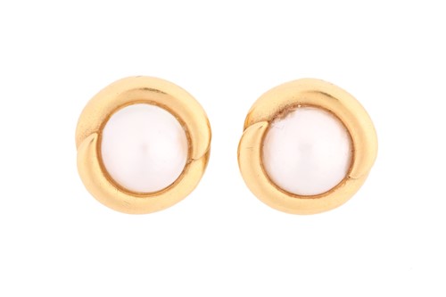 Lot 67 - A pair of mabé pearl clip-on earrings, each...