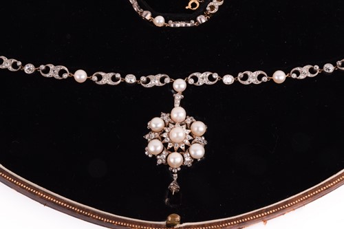 Lot 118 - An Early 20th-century pearl and diamond...