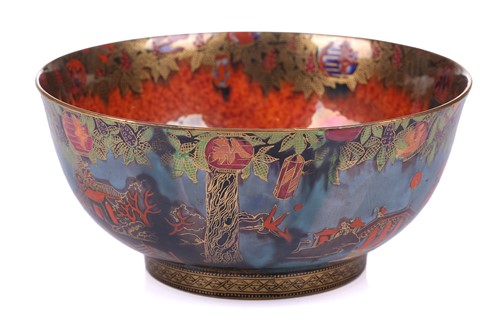 Lot 128 - A 'Willow' pattern Wedgwood Fairyland Lustre...