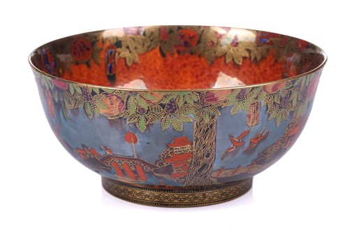 Lot 128 - A 'Willow' pattern Wedgwood Fairyland Lustre...