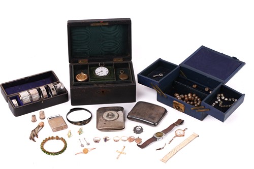 Lot 41 - A collection of jewellery, watches and silver...