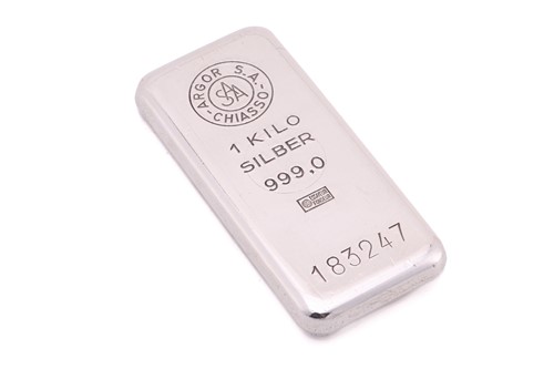 Lot 431 - A 1 kilo silver bullion bar. The rounded...