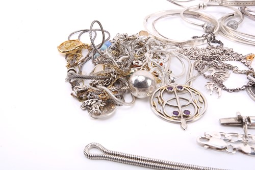 Lot 143 - A quantity of white metal jewellery, including...