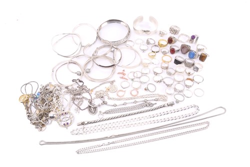 Lot 143 - A quantity of white metal jewellery, including...