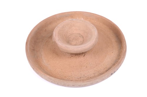 Lot 235 - An Apulian style red-figured fish plate,...