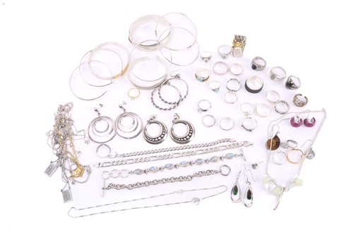 Lot 23 - A collection of mixed white metal jewellery,...