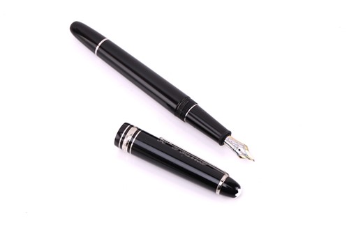 Lot 345 - Montblanc - Meisterstück black fountain pen...