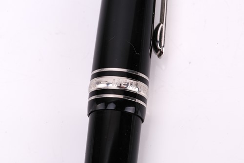 Lot 345 - Montblanc - Meisterstück black fountain pen...
