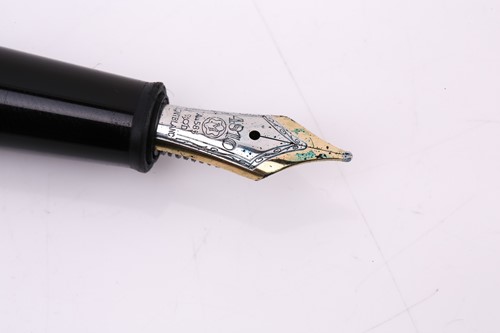 Lot 345 - Montblanc - Meisterstück black fountain pen...