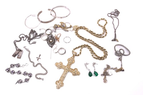 Lot 12 - A mixed collection of jewellery, including a...