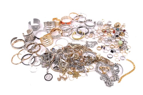 Lot 22 - A quantity of costume jewellery including cuff...