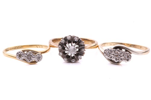 Lot 10 - A diamond open work cluster ring, the central...