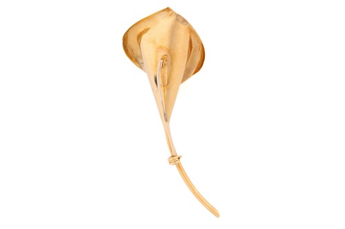 Lot 177 - An Italian arum lily brooch, realistically...