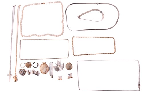 Lot 178 - A collection of jewellery including a pair of...