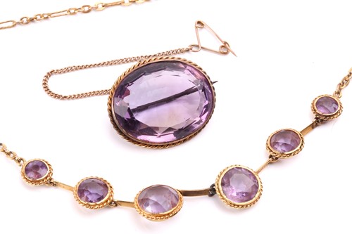 Lot 107 - An amethyst necklace and a matching brooch;...