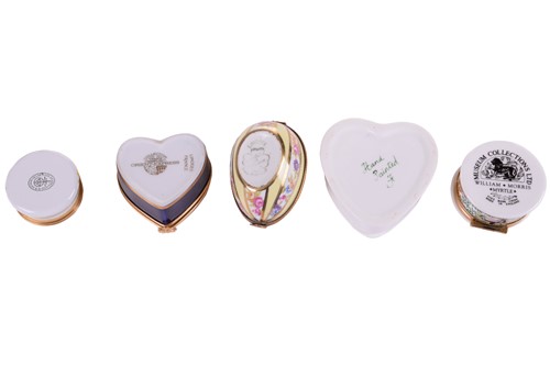 Lot 412 - A collection of enamel trinket boxes to...