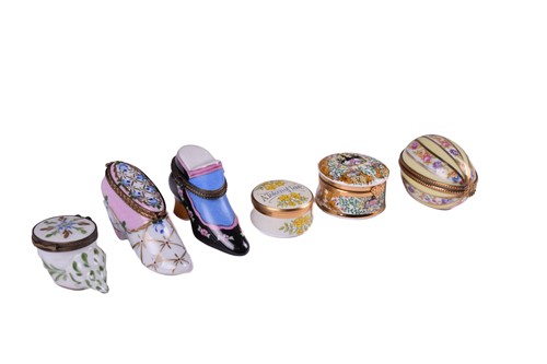 Lot 412 - A collection of enamel trinket boxes to...